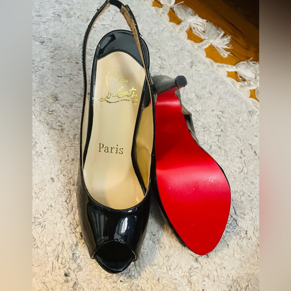 NWOB-Christian Louboutin- patent leather peep-toe slingback